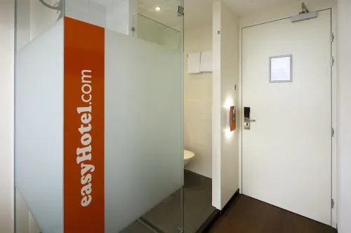 EasyHotel Amsterdam City Centre South Photos