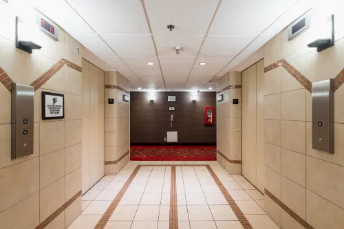 紐瓦克國際機場皇冠假日飯店 公共區域 Photos