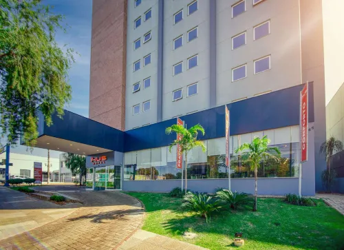 Hus Hotel Dourados Extérieur Photos