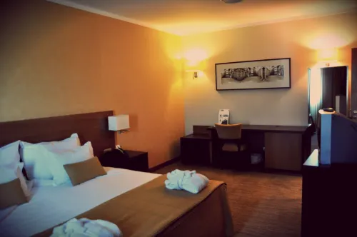 Hotel Lusitania Congress & Spa Kamar Photos