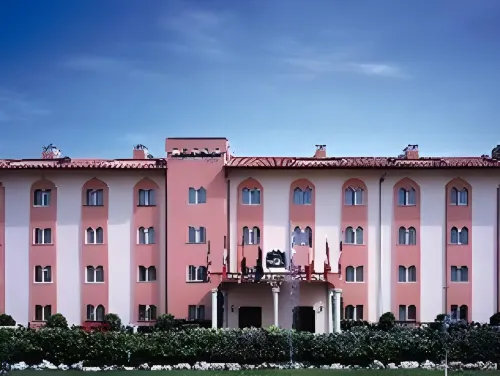 Best Western Grand Hotel Guinigi Exteriör Photos