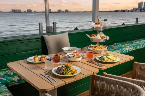 Palm Tree Club Miami Hotel Dining Photos