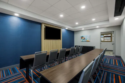 Hampton Inn Linden Business Facilities Photos