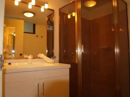 Lancaster Court Motel Rooms Photos