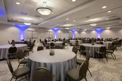 Hyatt Regency Milwaukee Restauration Photos