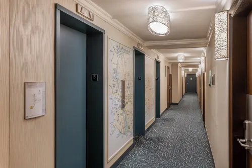 Chateau Victoria Hotel & Suites Public Areas Photos