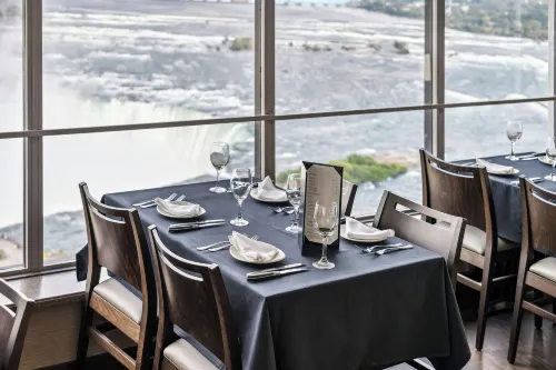 Tower Hotel at Fallsview Ruokailu Photos