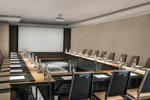 Four Points by Sheraton Surabaya, Tunjungan Plaza Fasilitas Bisnis Photos