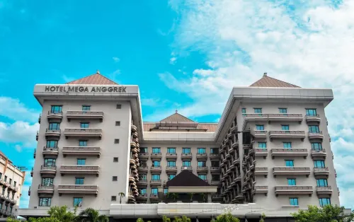 Mega Anggrek Hotel Jakarta Slipi Außen Photos
