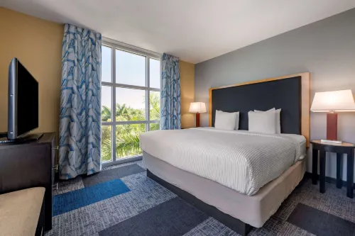 Cambria Hotel Ft Lauderdale, Airport South & Cruise Port Photos