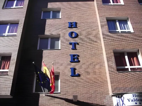 Hotel Valdemoro Exterior Photos