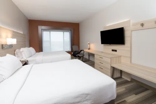 Holiday Inn Express & Suites Detroit - Utica Zimmer Photos