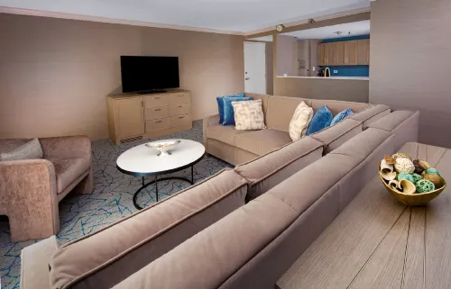 DoubleTree by Hilton Chicago - North Shore Conference Center الغرف Photos