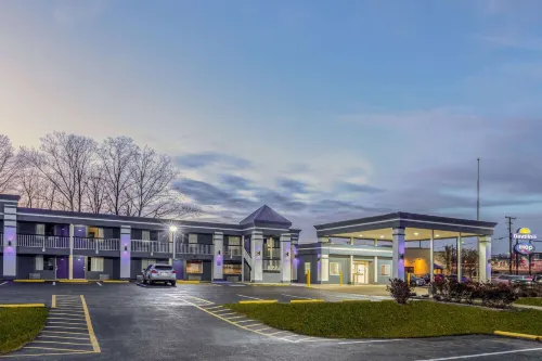 Days Inn by Wyndham Fredericksburg North Exterior Photos