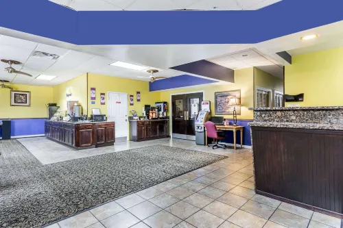 Days Inn by Wyndham Goldsboro Public Areas Photos
