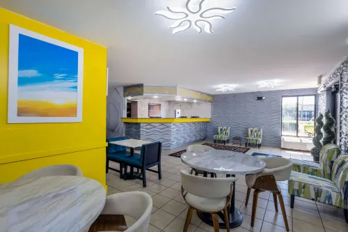 Days Inn & Suites by Wyndham Fort Bragg/Cross Creek Mall Makanan Photos
