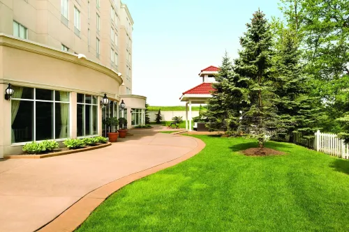 Hilton Garden Inn Niagara-on-The-Lake Exterior Photos