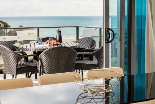 Ramada by Wyndham VetroBlu Scarborough Beach À proximité de l'hôtel Photos
