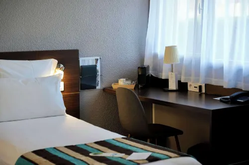Sure Hotel by Best Western Biarritz Aeroport Huoneet Photos