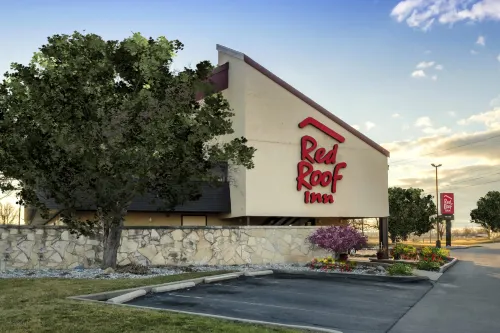 Red Roof Inn Lansing East - MSU Featured Photos