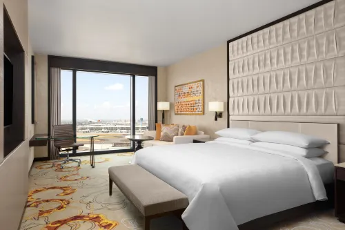 Sheraton Manila Hotel at Newport World Resorts Rooms Photos