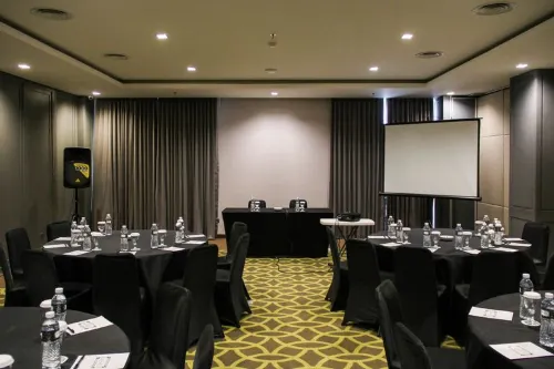 Hotel Rivoli Jakarta Fasilitas Bisnis Photos