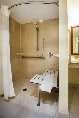 Hilton Garden Inn Niagara-on-The-Lake Rooms Photos