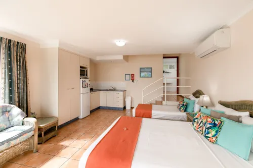Sunlit Waters Studio Apartments Rooms Photos