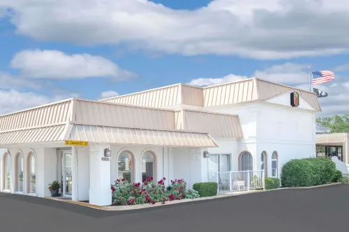Super 8 by Wyndham Morton Grove/Chicago Exterior Photos