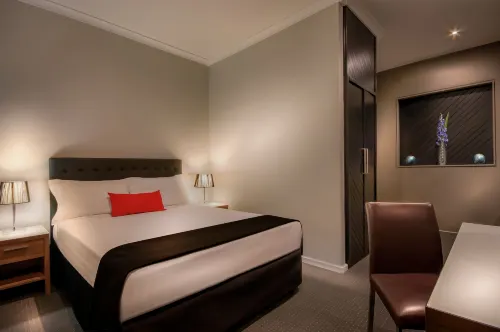 Crest on Barkly Hotel Zimmer Photos