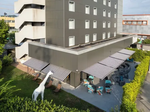 The Aries Hotel Eksterior Photos