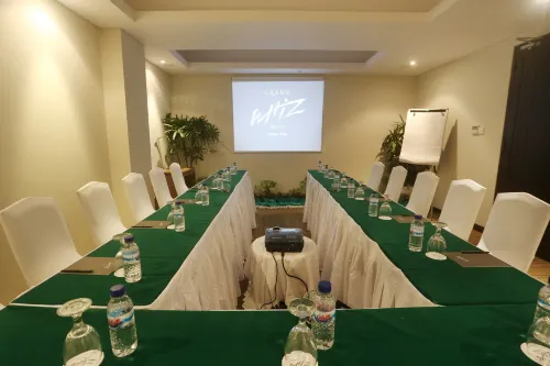 Grand Whiz Hotel Nusa Dua Bali Бизнес-удобства Photos