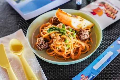 FuramaXclusive Ocean Beach Seminyak Bali Restauranger Photos
