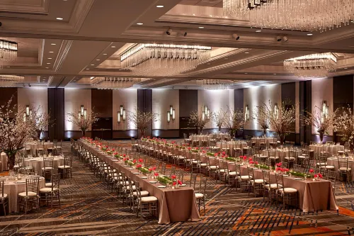 New York Marriott at The Brooklyn Bridge Dining Photos