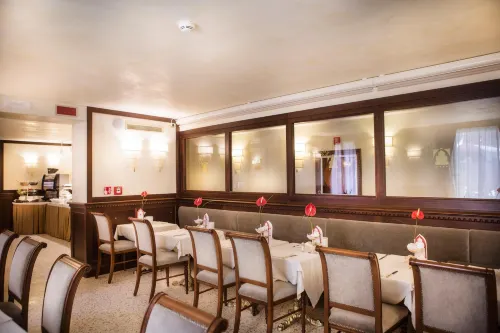 Ai Mori d'Oriente Dining Photos