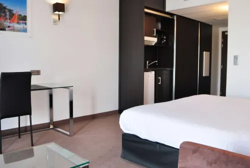 Golden Tulip Pornic Camere Photos