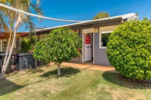 Econo Lodge Karratha Exterior Photos