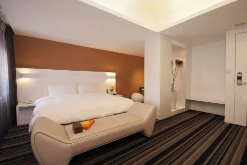 Yes Hotel Zimmer Photos
