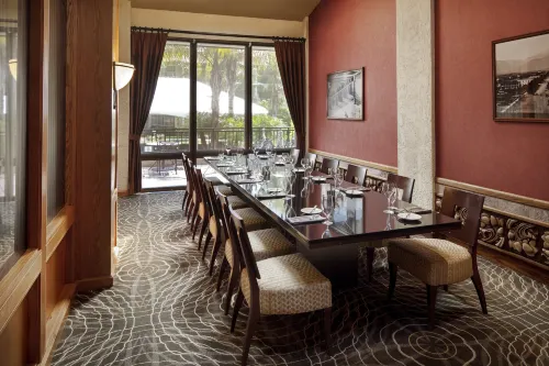 DoubleTree by Hilton Ontario Airport Restauration Photos
