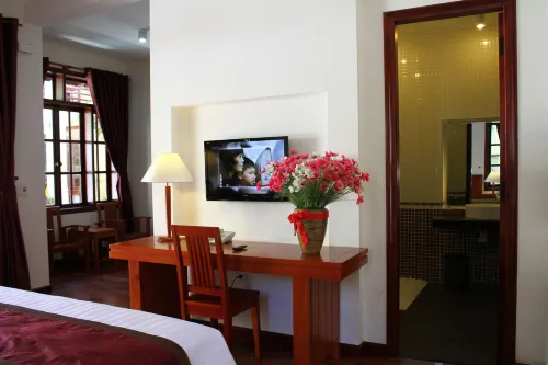 The Earth Villa Kamar Photos