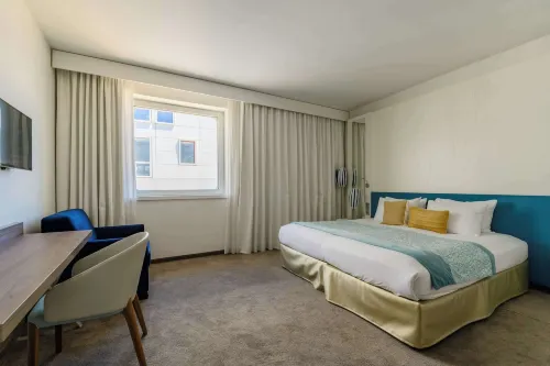 Golden Tulip Marseille Euromed Huoneet Photos