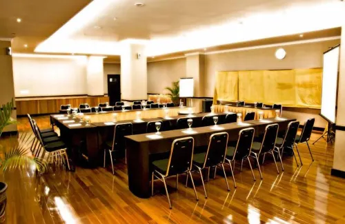 Golden Boutique Hotel Melawai Fasilitas Bisnis Photos
