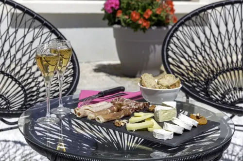 Best Western Hotel Journel Antibes-Juan-Les-Pins Dining Photos