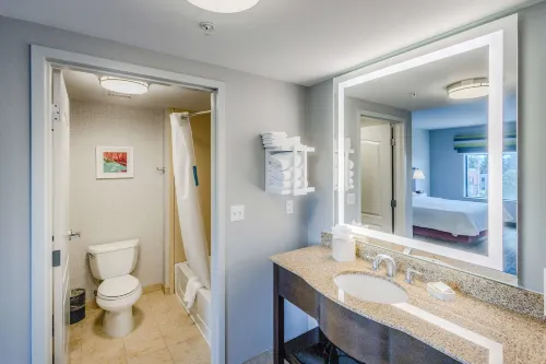 Hampton Inn & Suites Seattle/Kent Photos