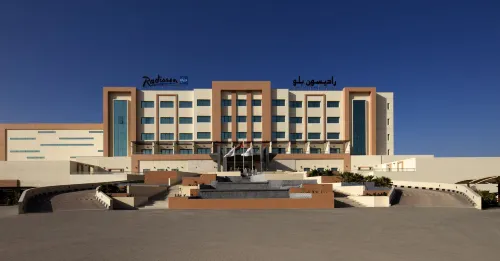 فندق ومنتجع راديسون بلو صحار من الخارج Photos