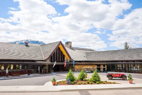 Fairmont Jasper Park Lodge Exterior Photos
