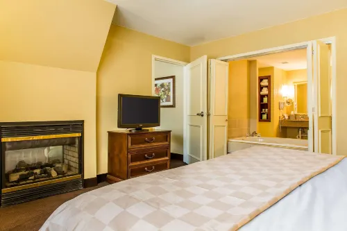 Clarion Hotel & Suites Hamden-New Haven Photos