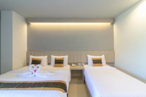 Carpio Hotel Phuket Kamar Photos