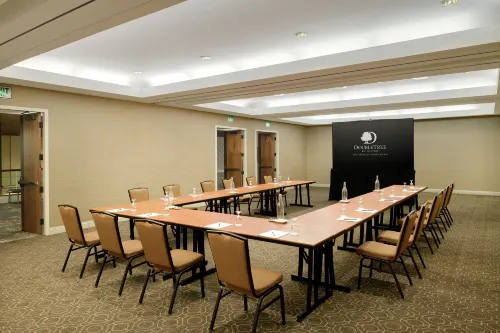 Doubletree by Hilton Los Angeles Downtown Business Facilities Photos