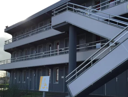 Première Classe Extérieur Photos